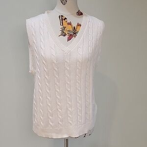 AEROPOSTALE off white cable knit sweater vest.  V neck. Cotton blend. Size M.